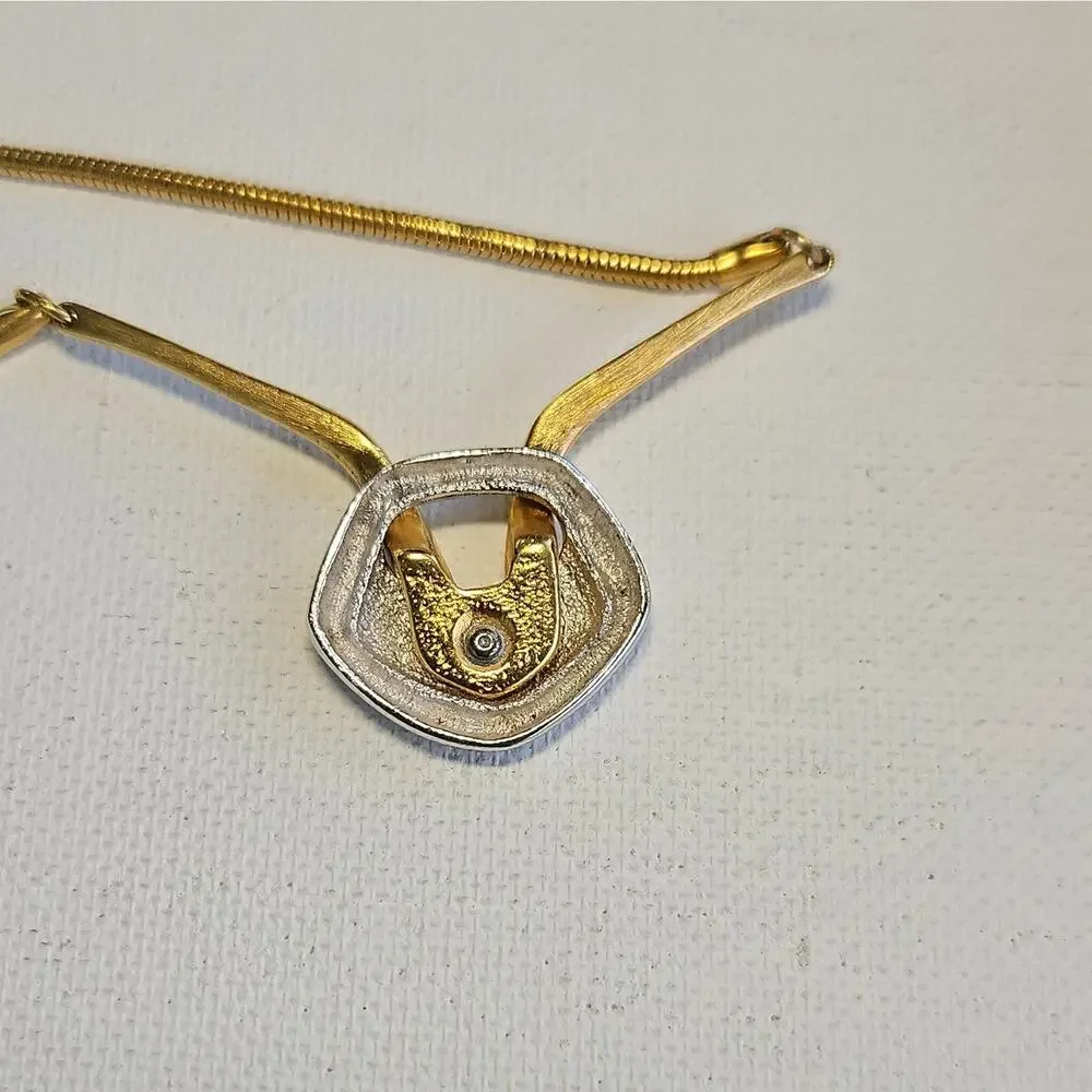 Vtg Artistry Gold Tone Snake Chain Necklace Two Tone Center